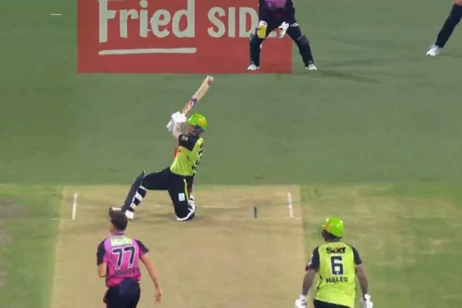 [Watch] David Warner Smokes Majestic Six To Light Up SCG On His Comeback BBL Game