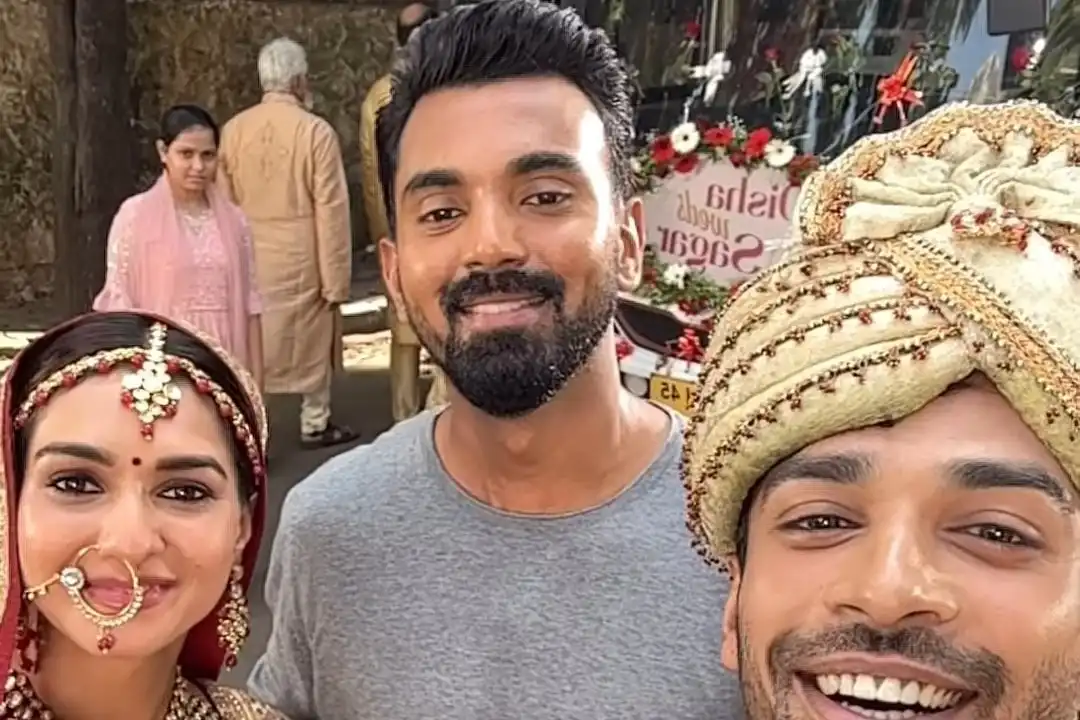 KL Rahul Makes A Fan's Wedding Memorable, Photo Takes Internet by Storm