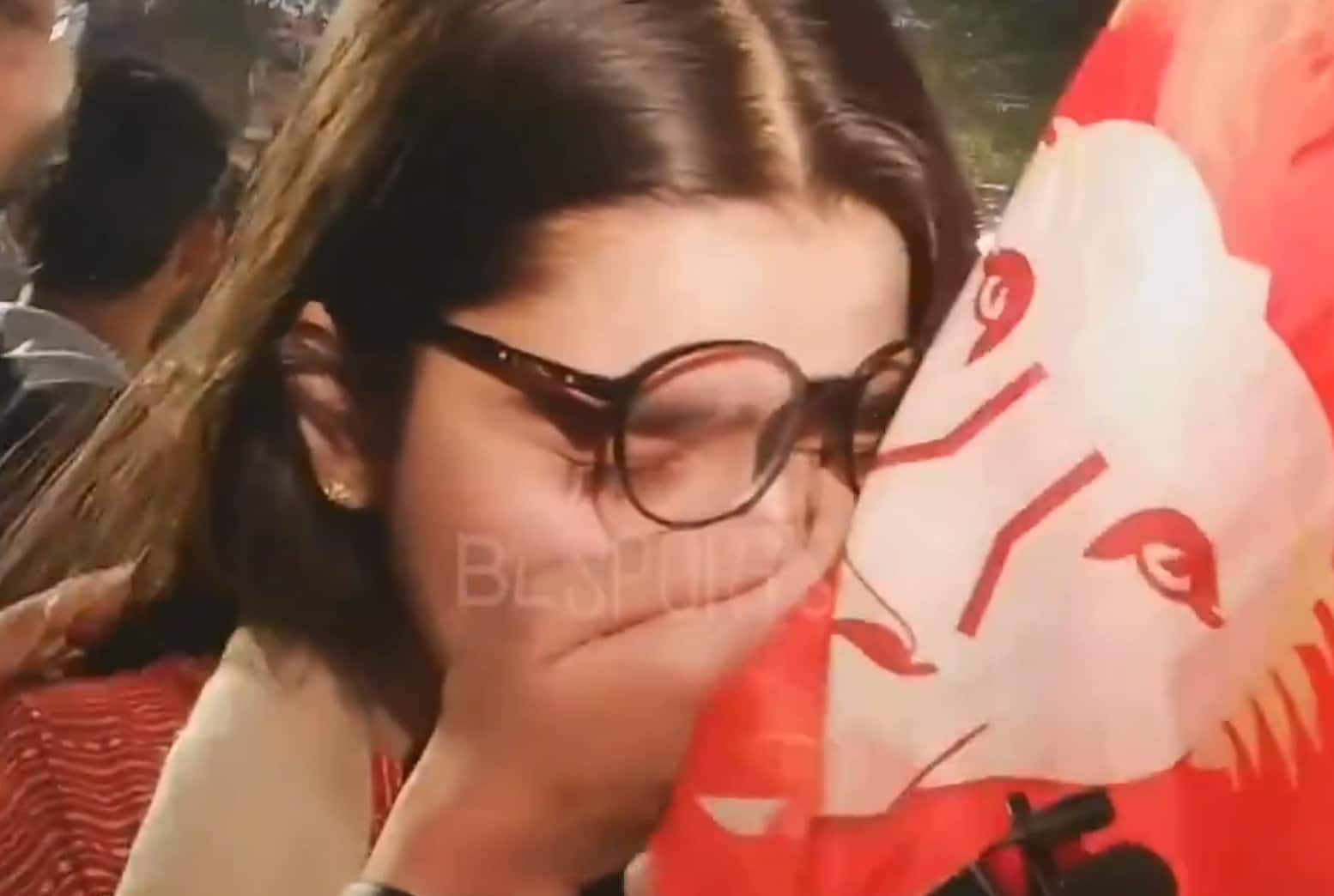 Islamabad fangirl crying after their defeat against Peshawar Zalmi [x.com]