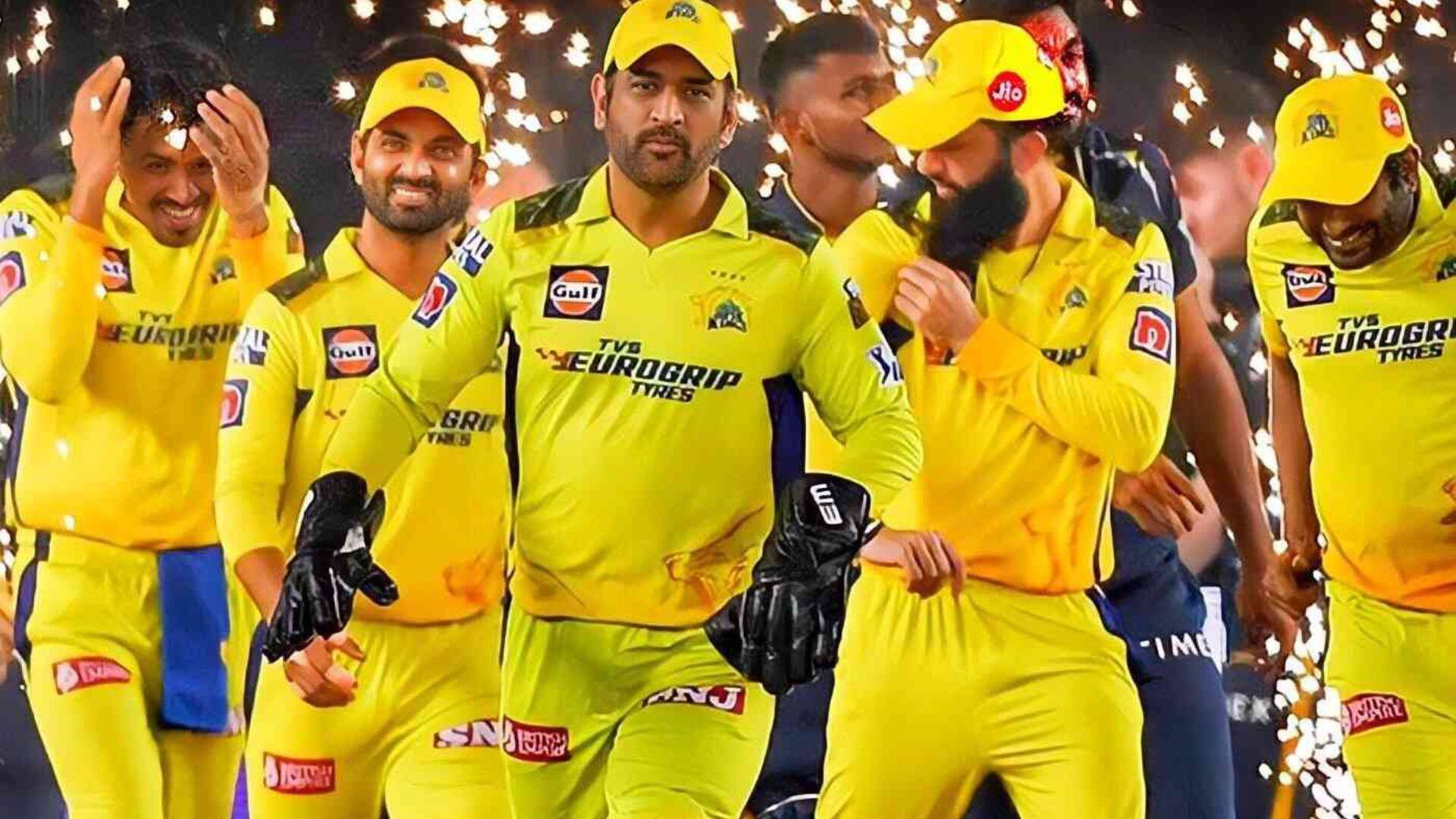 MS Dhoni with his CSK teammates (X.com)