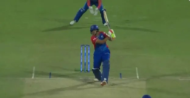 Shafali Verma smashed Shabnim Ismail (Twitter)