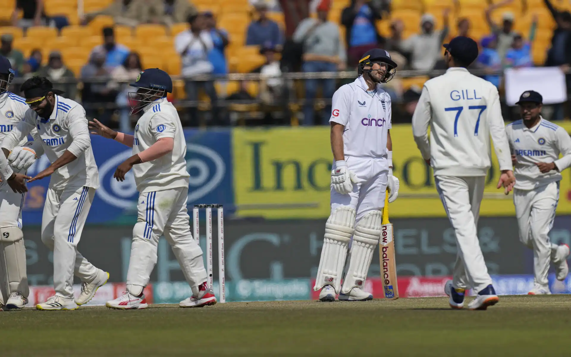 Joe Root dismissed by Ravindra Jadeja (Source: AP Photo)