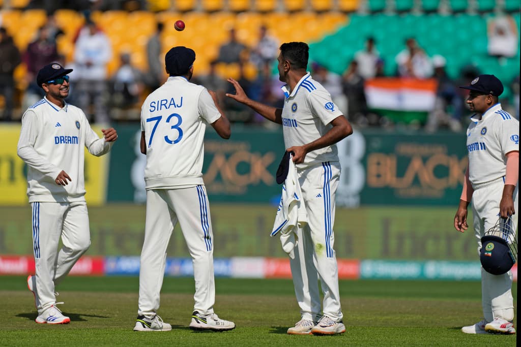 Kuldeep Yadav & Ashwin bamboozled England batters with his spin bowling (X.com)
