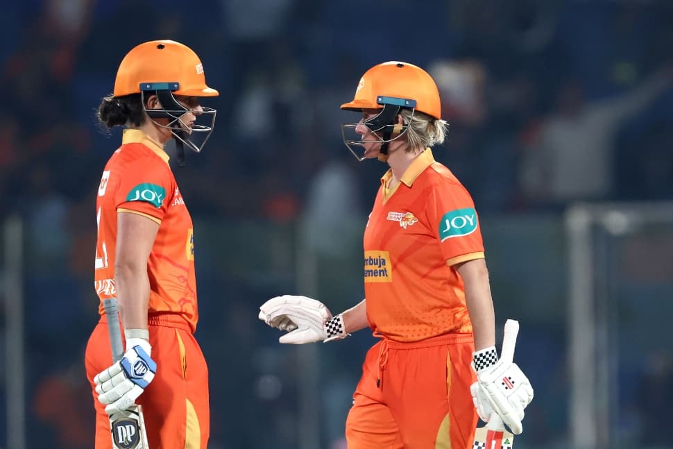 Beth Mooney and Laura Wolvaardt stitched a brilliant partnership against RCB (Source: x.com)