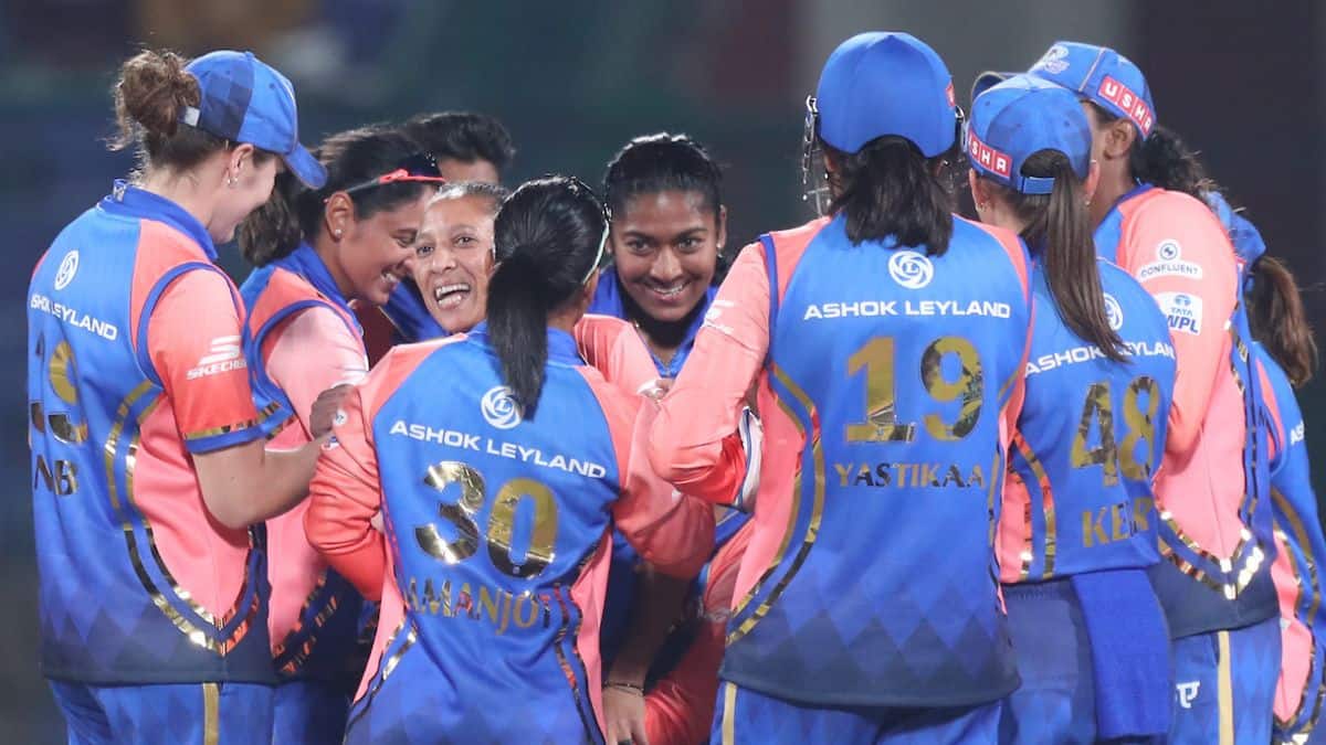 Mumbai Indians Women celebrate Sajana's spectacular catch in WPL (X.com)