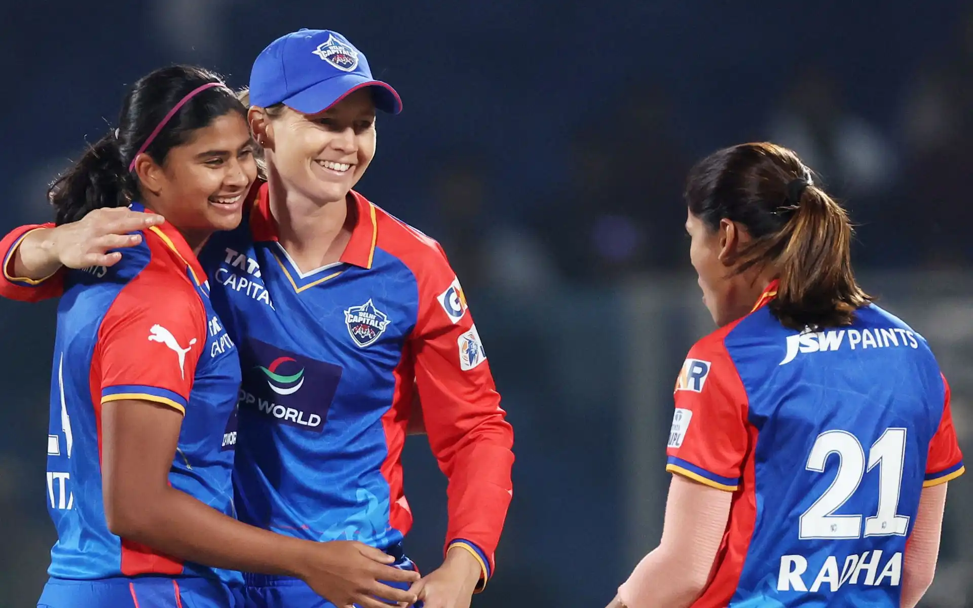 Meg Lanning congratulating Sadhu (X.com)