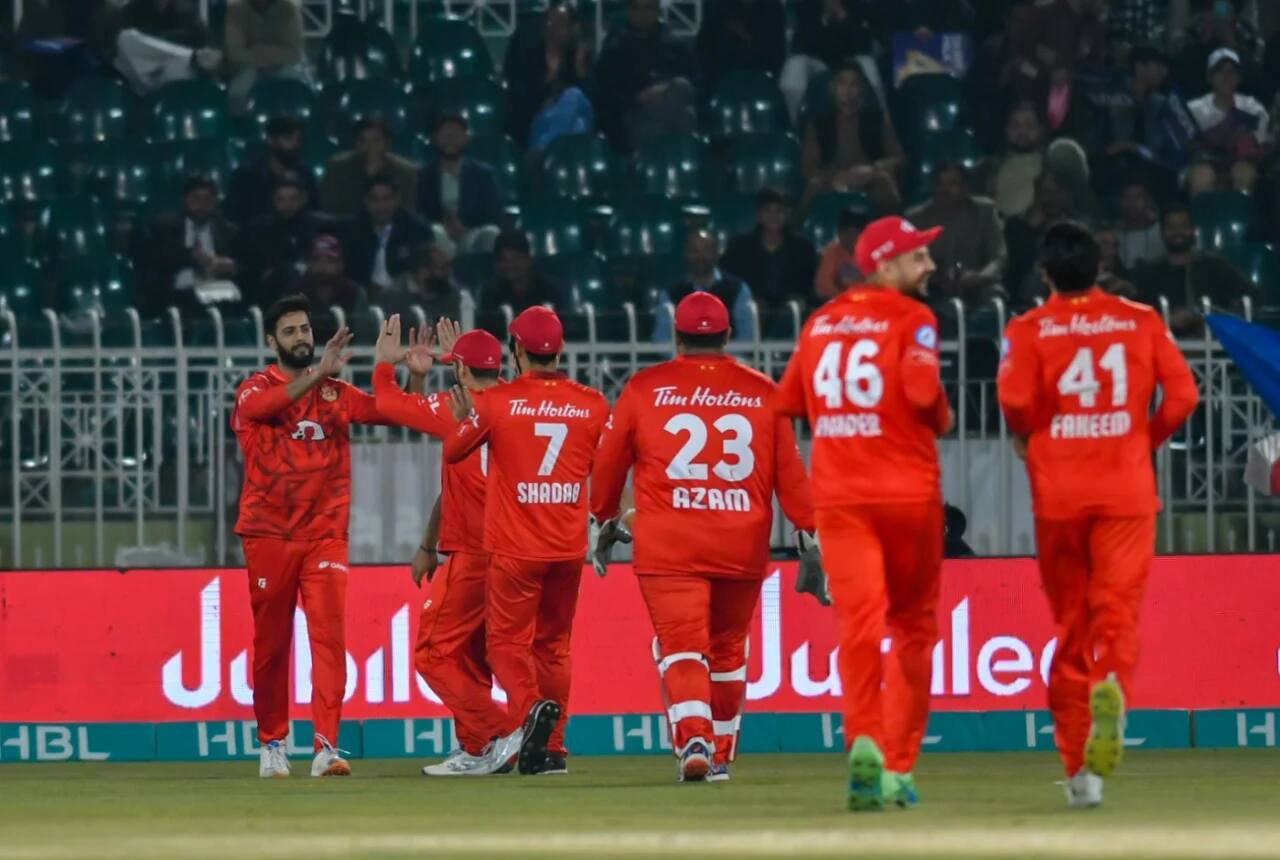 Islamabad United players converge for a wicket during PSL 2024 (PSL)