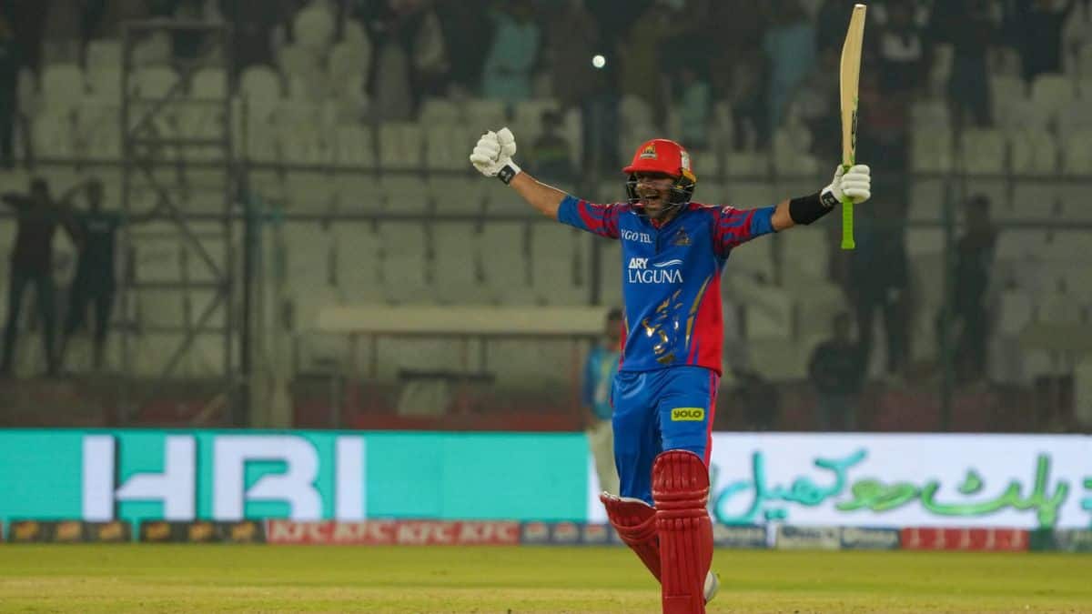Karachi live to another day in PSL 2024 after Malik's heroic finish (X.com)