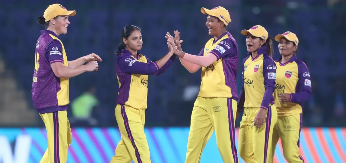Saima Thakor with her teammates during WPL 2024 [X.com]