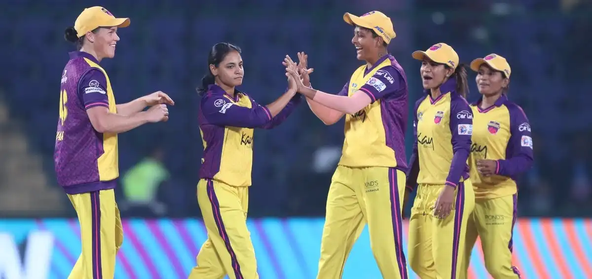 Saima Thakor with her teammates during WPL 2024 [X.com]