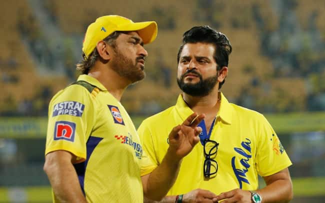 MS Dhoni talks with former CSK and India teammate Suresh Raina [X.com]