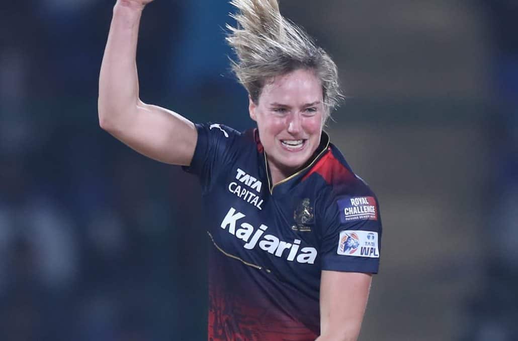 Ellyse Perry put forward an all-round show in the last game against MI [X]