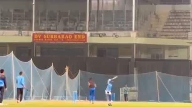 Rishabh Pant smashed it for a six in the Delhi Capitals net session [screengrab]