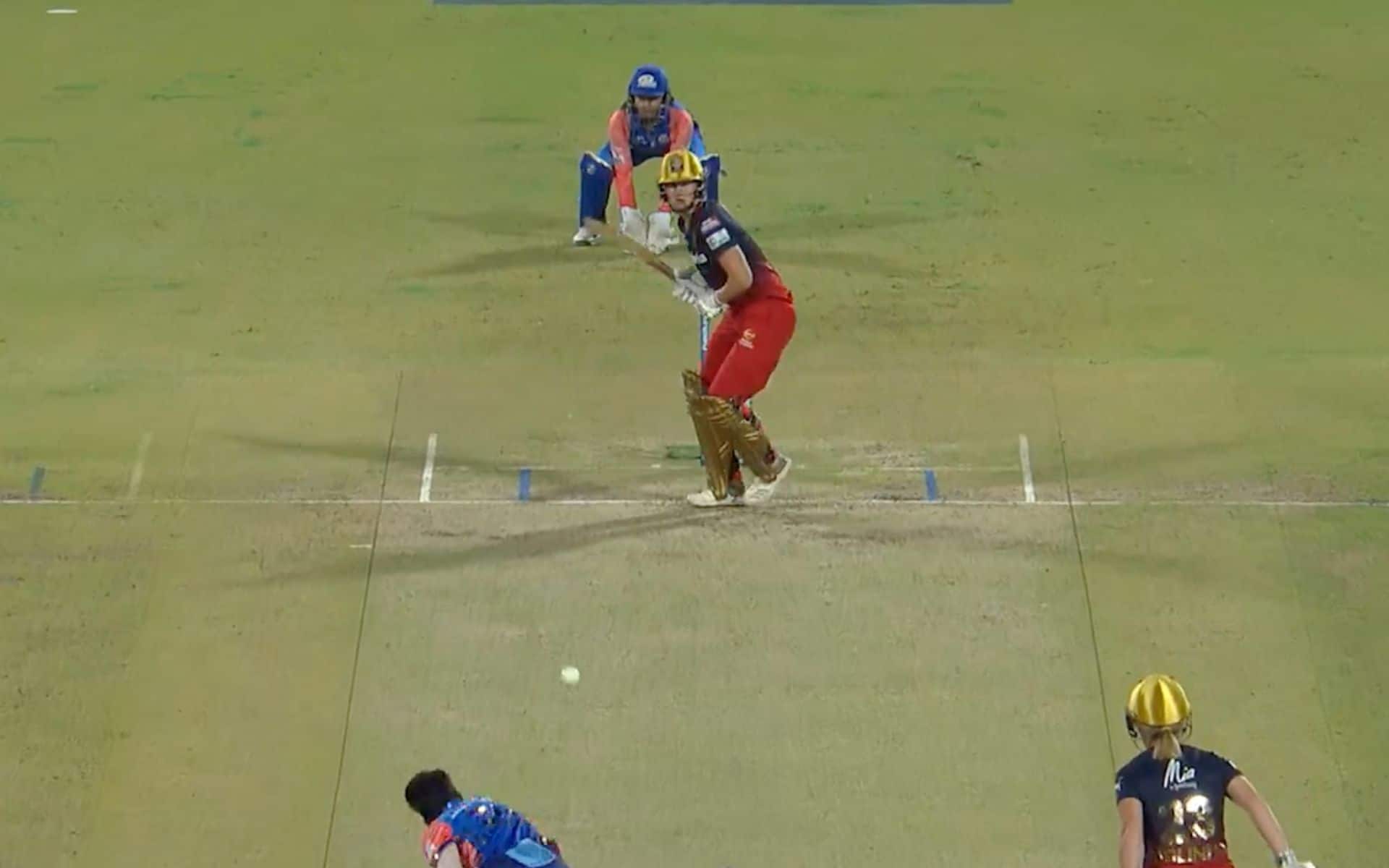 [Watch] Ellyse Perry's 'Stunning' Six Spearheads RCB's Fightback in WPL