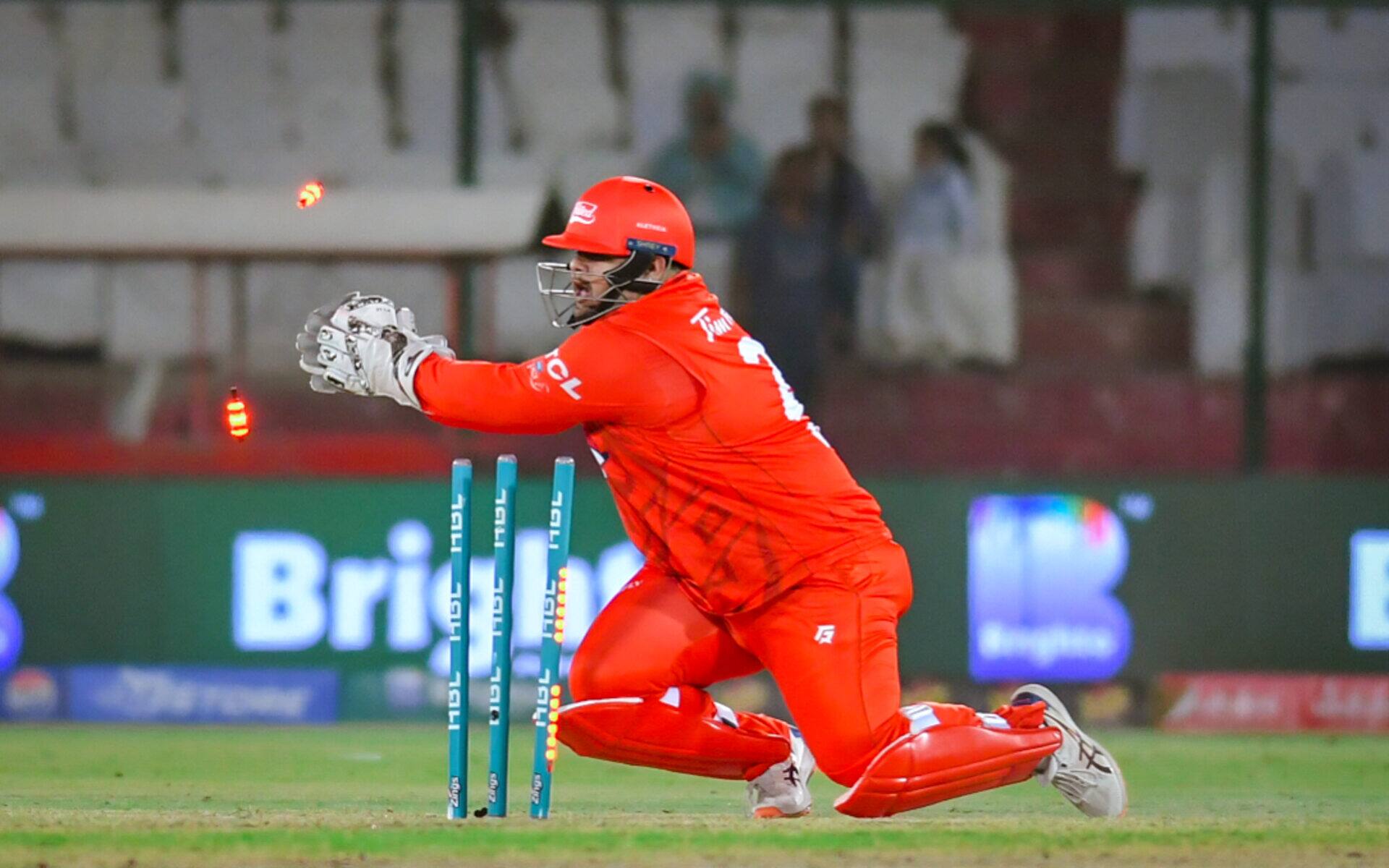 Azam Khan dislodges the stumps to dismiss the fifth batter (Source: PSL/PCB)
