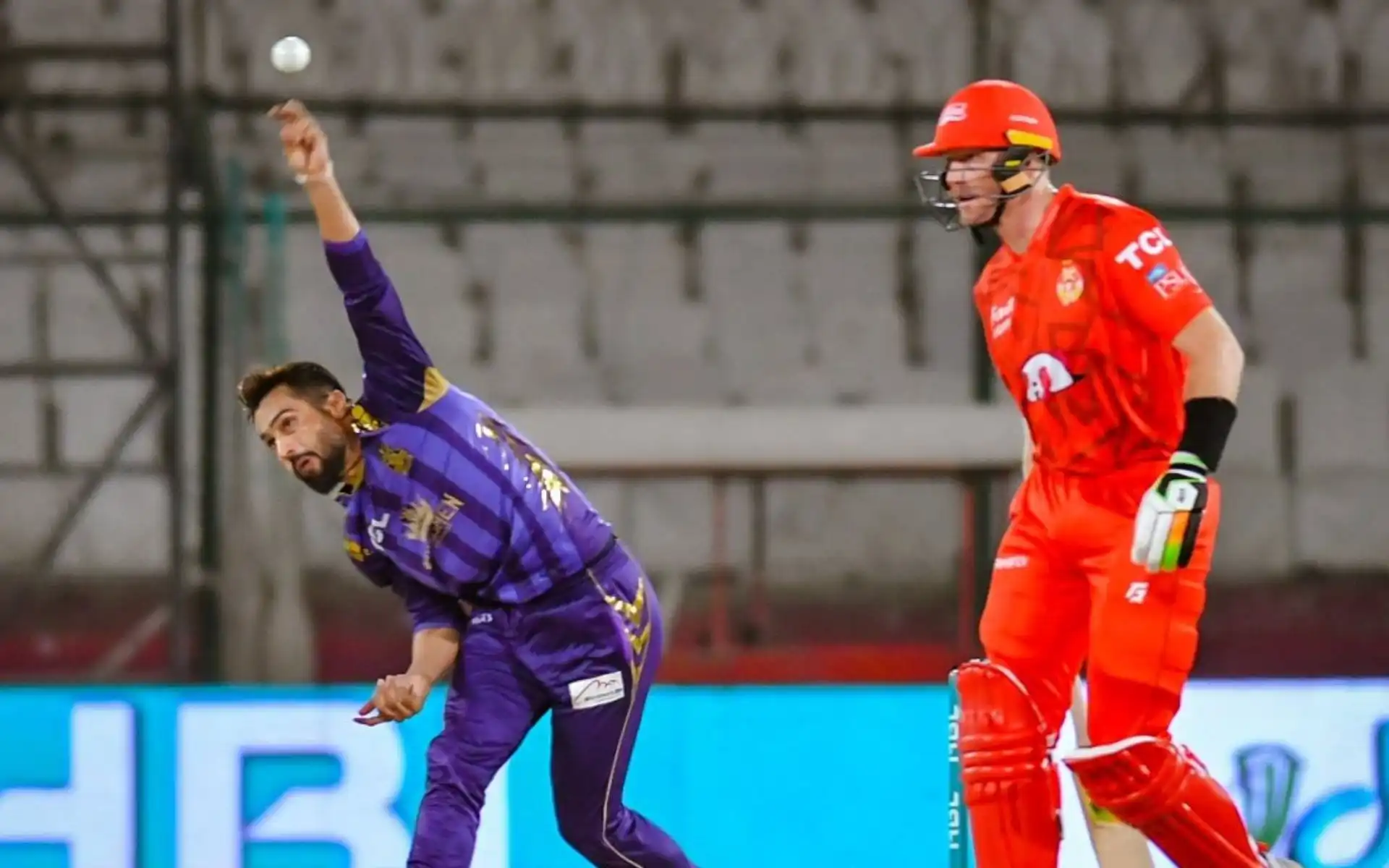 Mohammad Amir in action this past Friday against Islamabad United [x.com]