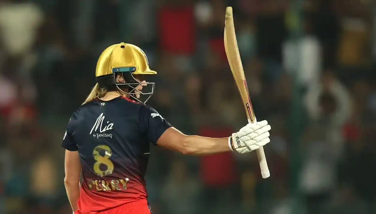 Ellyse Perry scored a fighting fifty  (X.com)