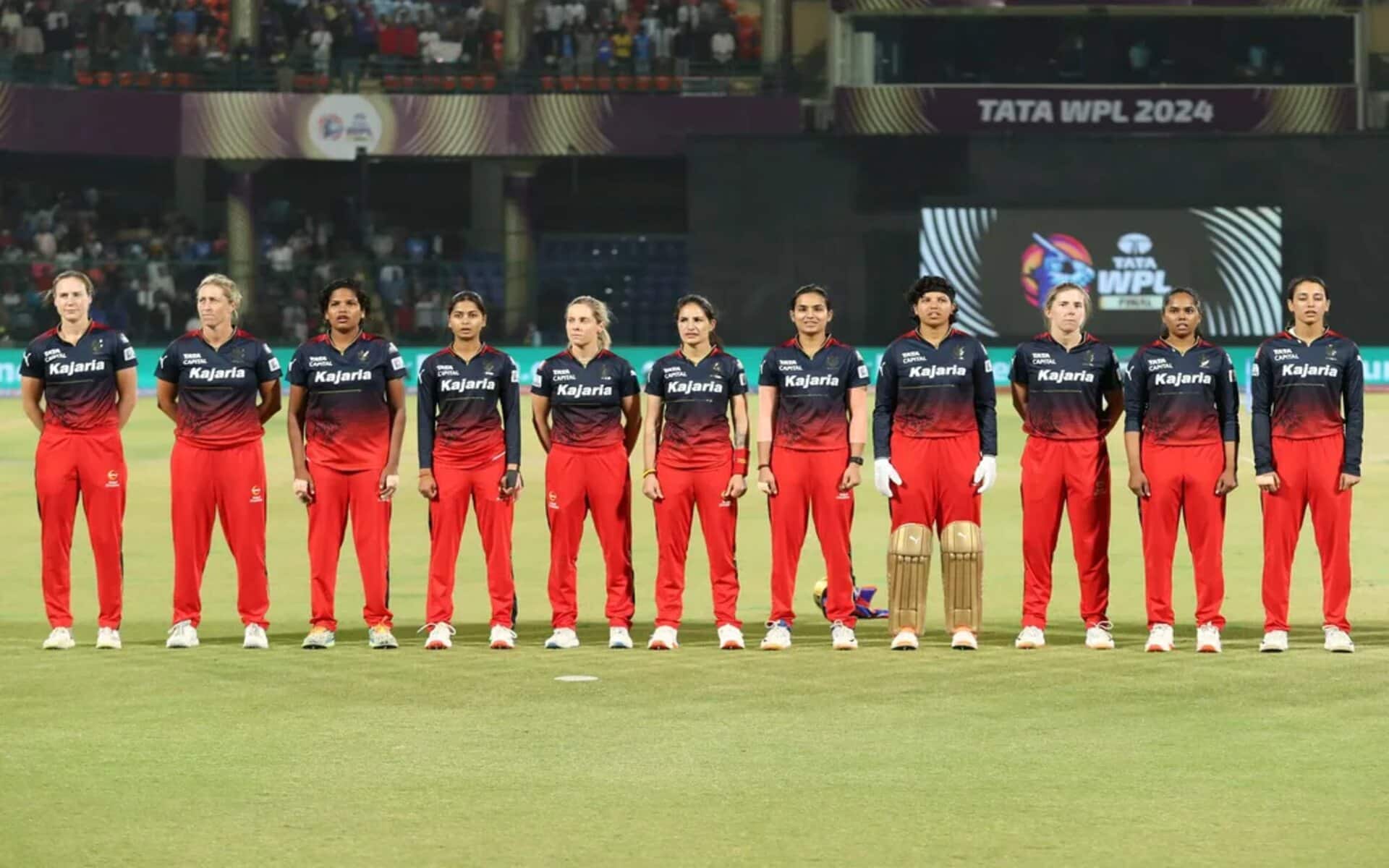 RCB side singing the Indian National Anthem (Source: WPL)