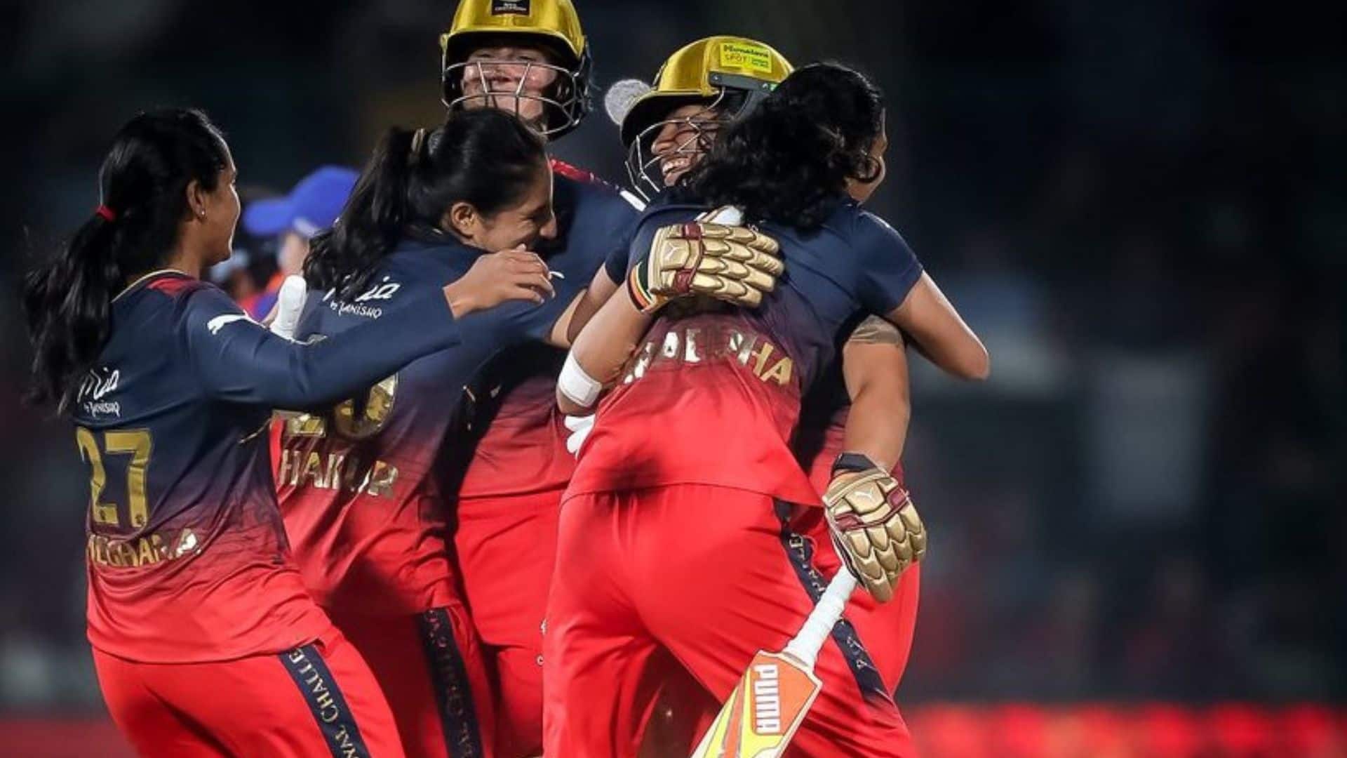 RCB players hugging each other after final win (X.com)