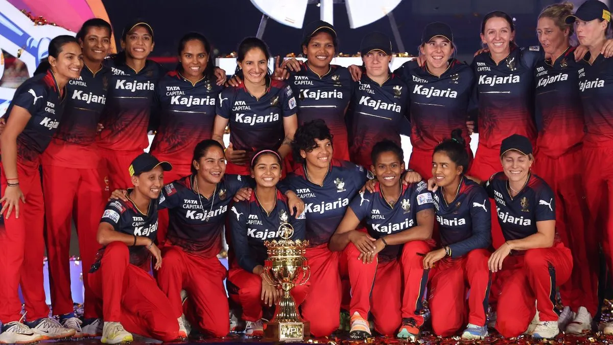 RCB-W lifts WPL 2024 season trophy (X.com)