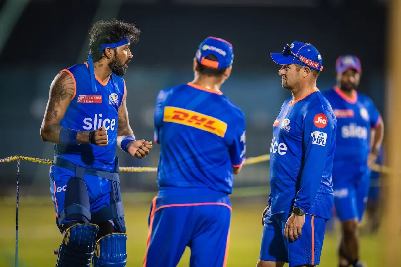 Hardik Pandya during a Mumbai Indians training session (x.com)