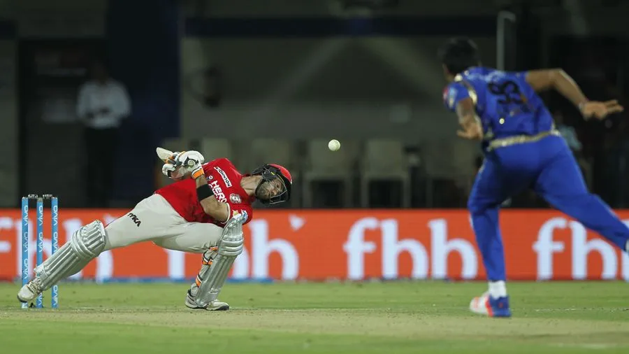 Two Bouncers Rule | Bumrah & Maxwell in a frame [x.com]