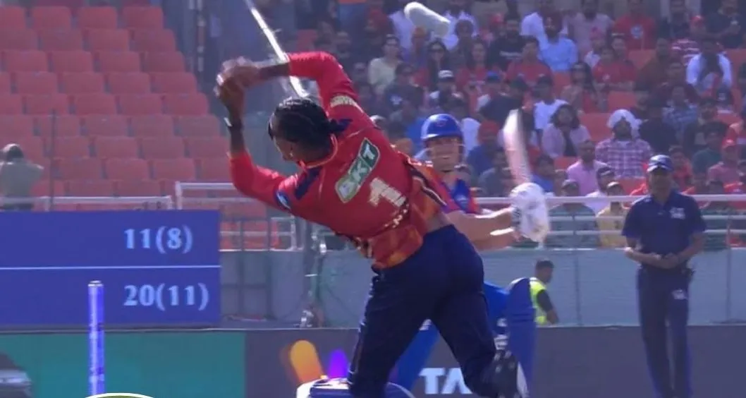 Rahul Chahar taking Mitchell Marsh's catch (X.com)
