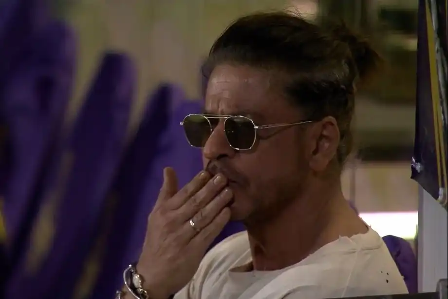 Shah Rukh Khan Arrives In Eden Gardens To Support KKR In Campaign Opener Against SRH