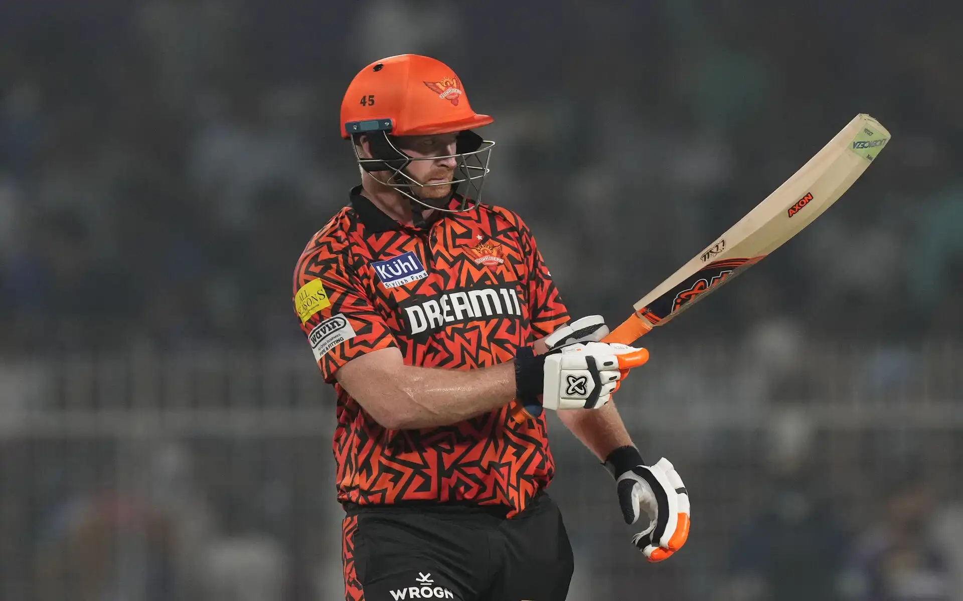 Heinrich Klaasen takes on Mitchell Starc (Source: AP Photo)