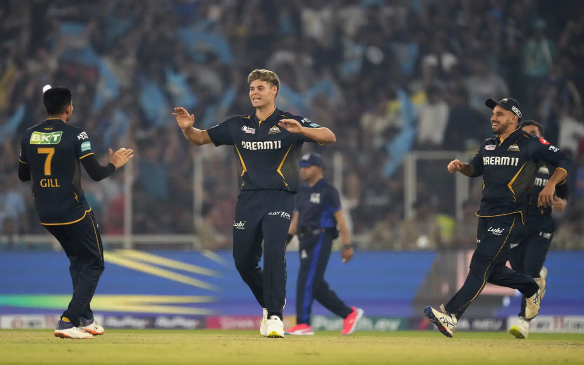 Spencer Johnson picking two wickets in the over (Source: AP Photo)