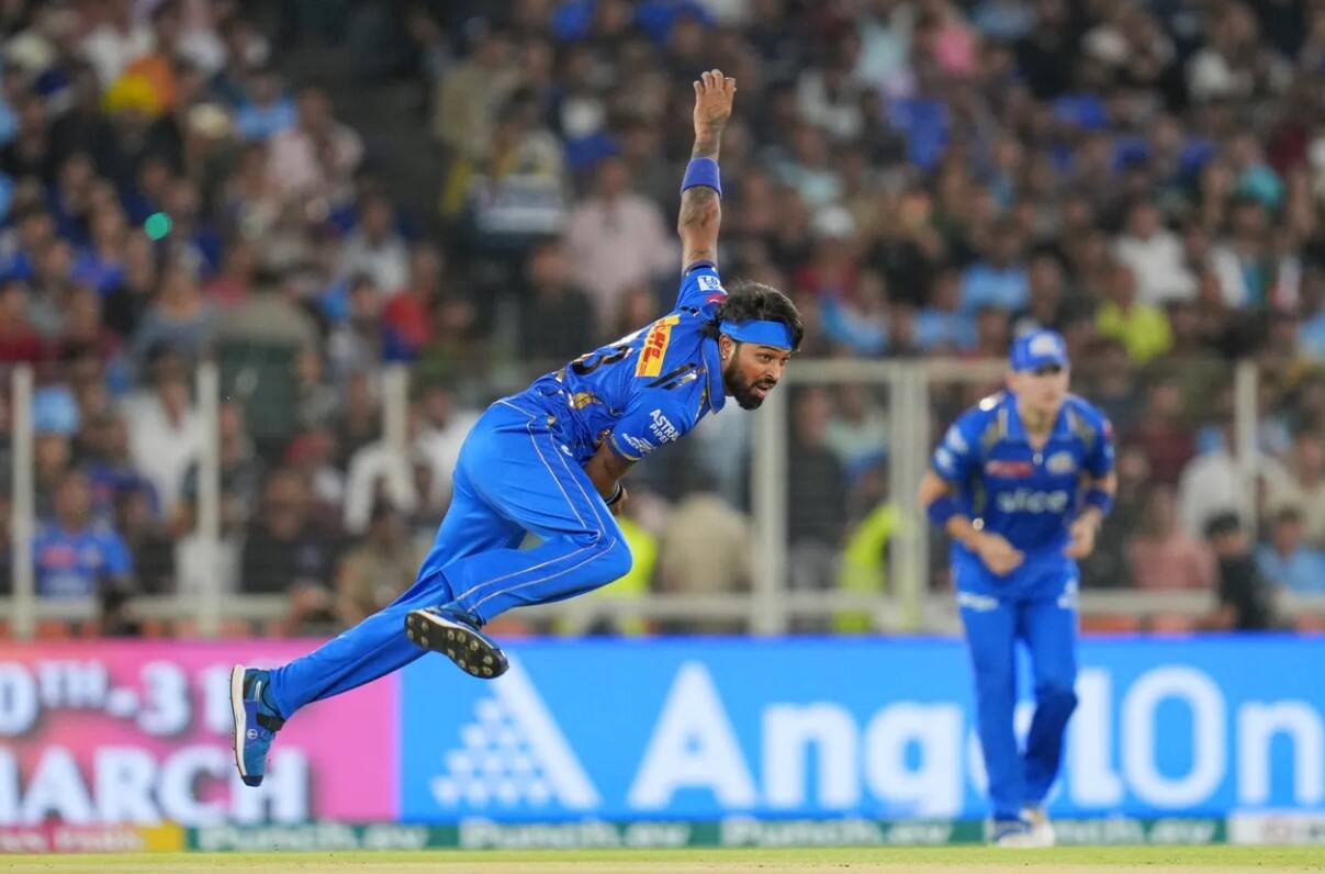 Hardik Pandya took the new ball instead of specialist Jasprit Bumrah (IPLT20.com)