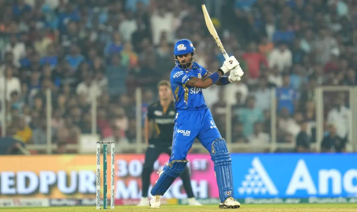 Hardik Pandya promoted Tim David ahead of himself in the batting order (IPLT20.com)