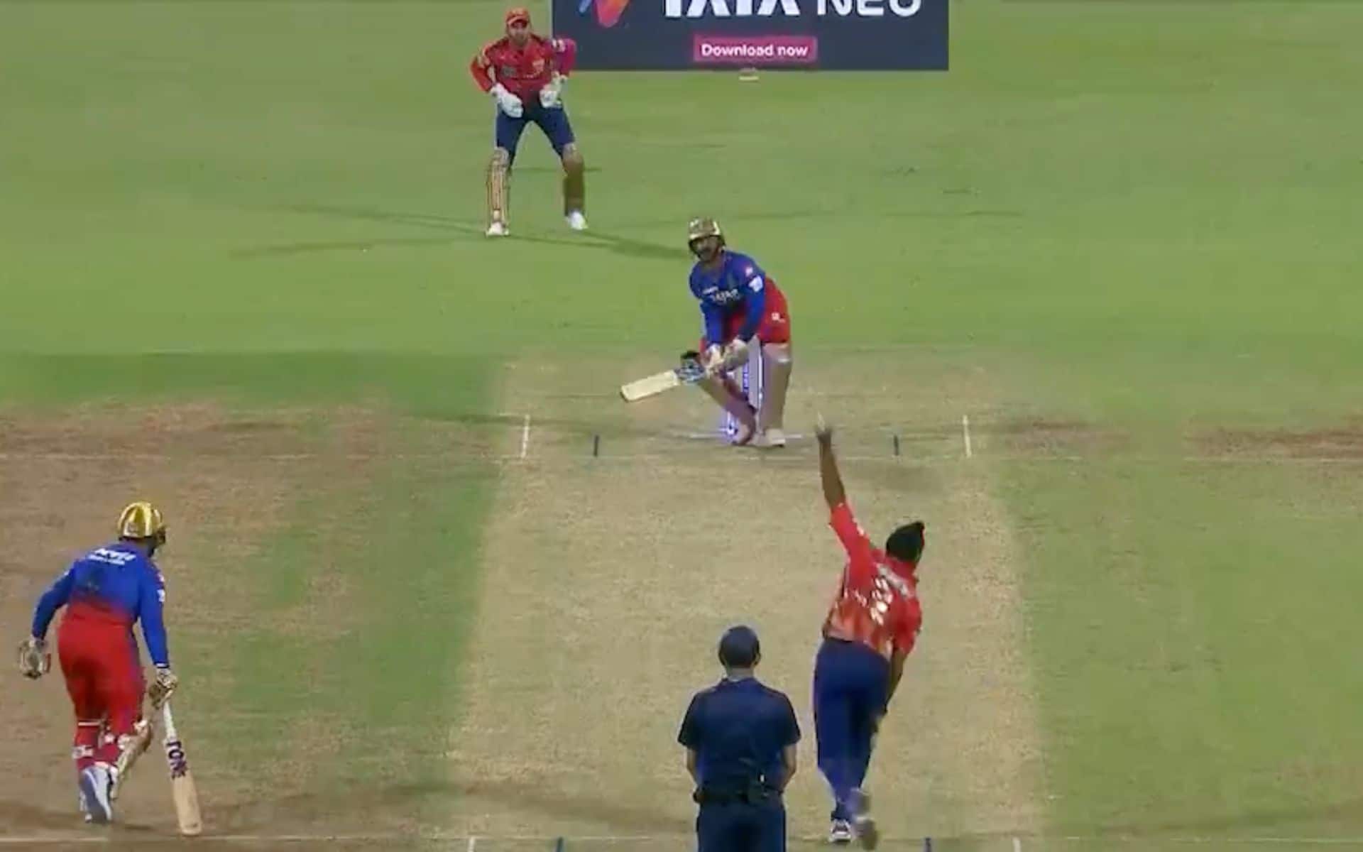 Dinesh Karthik about to play a scoop against Arshdeep (X.com)
