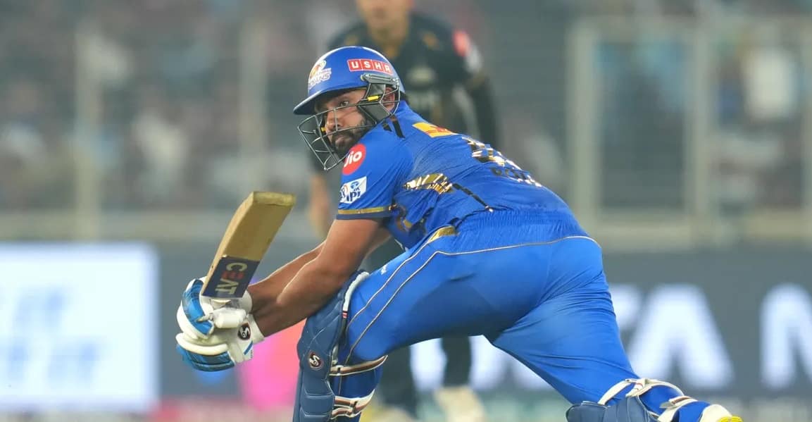 Rohit Sharma playing a sweep vs GT [iplt20.com]