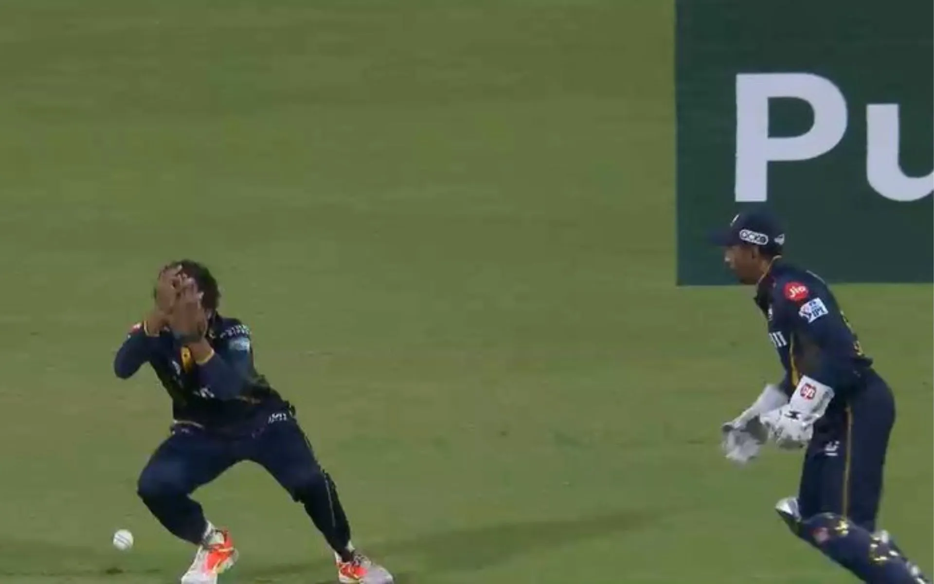 Sai Kishore drops a sitter off Gaikwad (X.com)