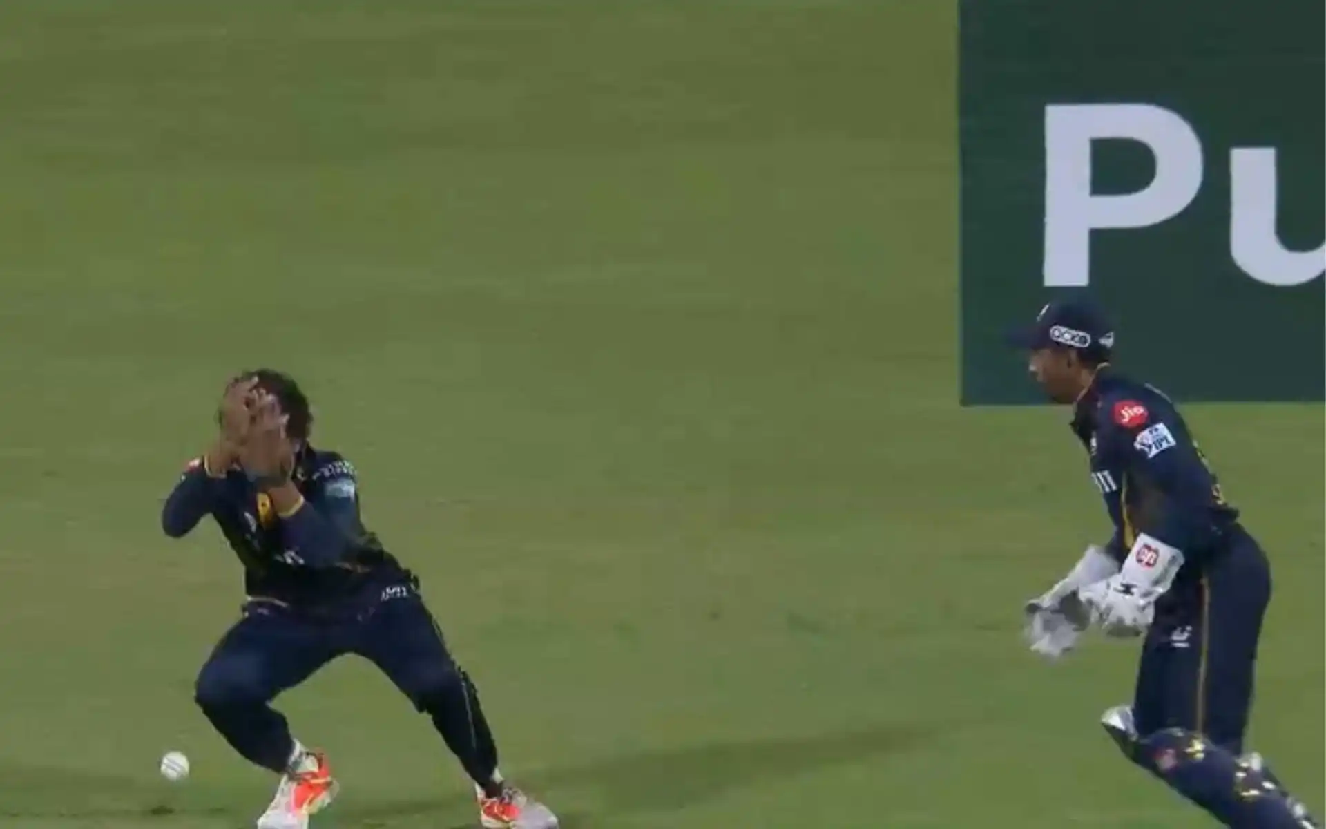 Sai Kishore drops a sitter off Gaikwad (X.com)