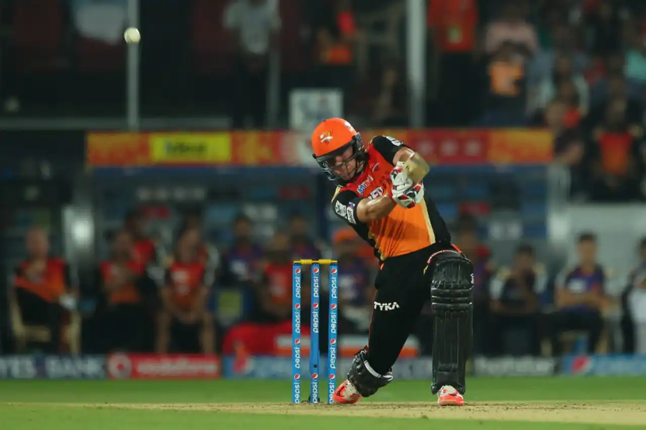 Moises Henriques in action against RCB during IPL 2015 (BCCI)