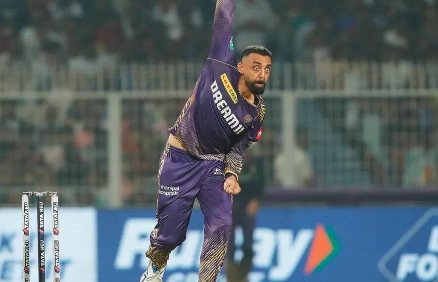 Varun Chakravarthy could be an important player for KKR in the match [iplt20.com]