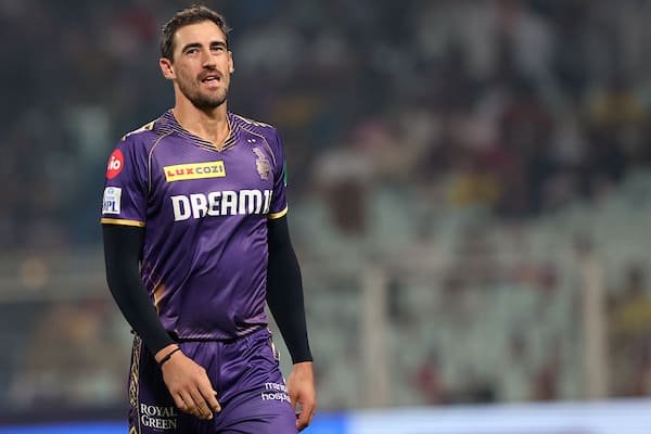Mitchell Starc failed to deliver with the ball in his first match of IPL 2024 [X]