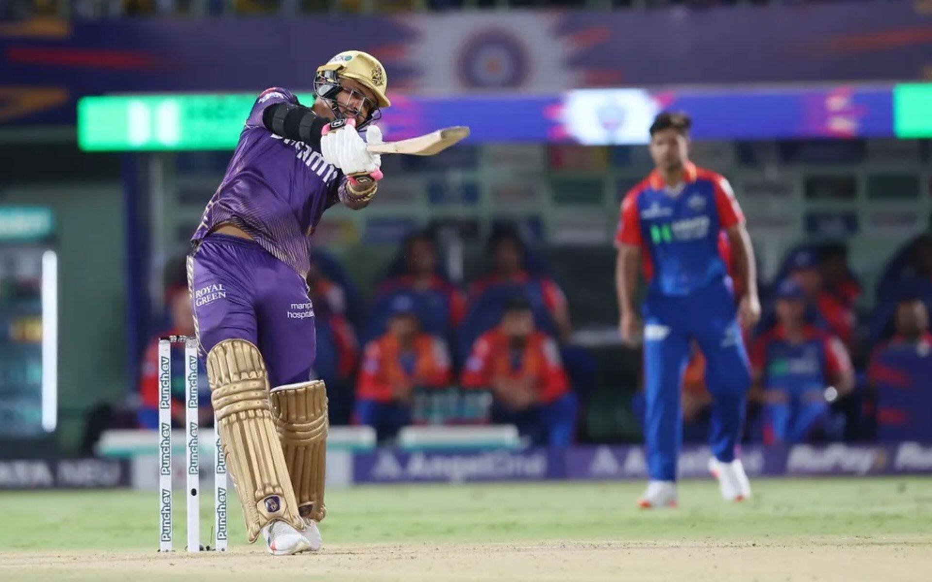 Sunil Narine during his destructive knock against DC [iplt20.com]