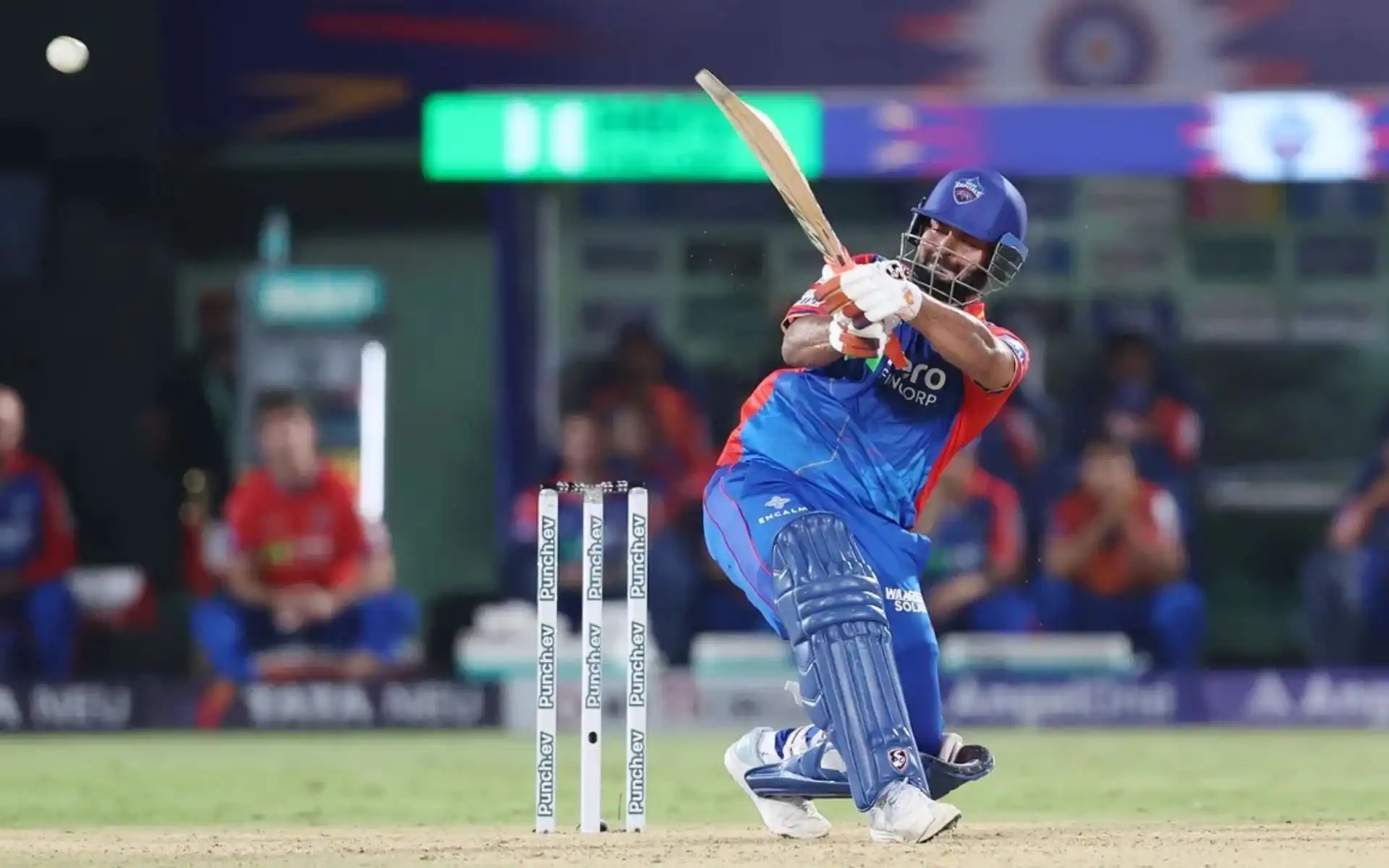 Rishabh Pant during his fifty vs KKR [iplt20.com]