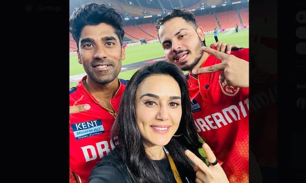 Preity Zinta Takes A Selfie With PBKS Heroes Shashank Singh, Ashutosh Sharma After Win Vs GT