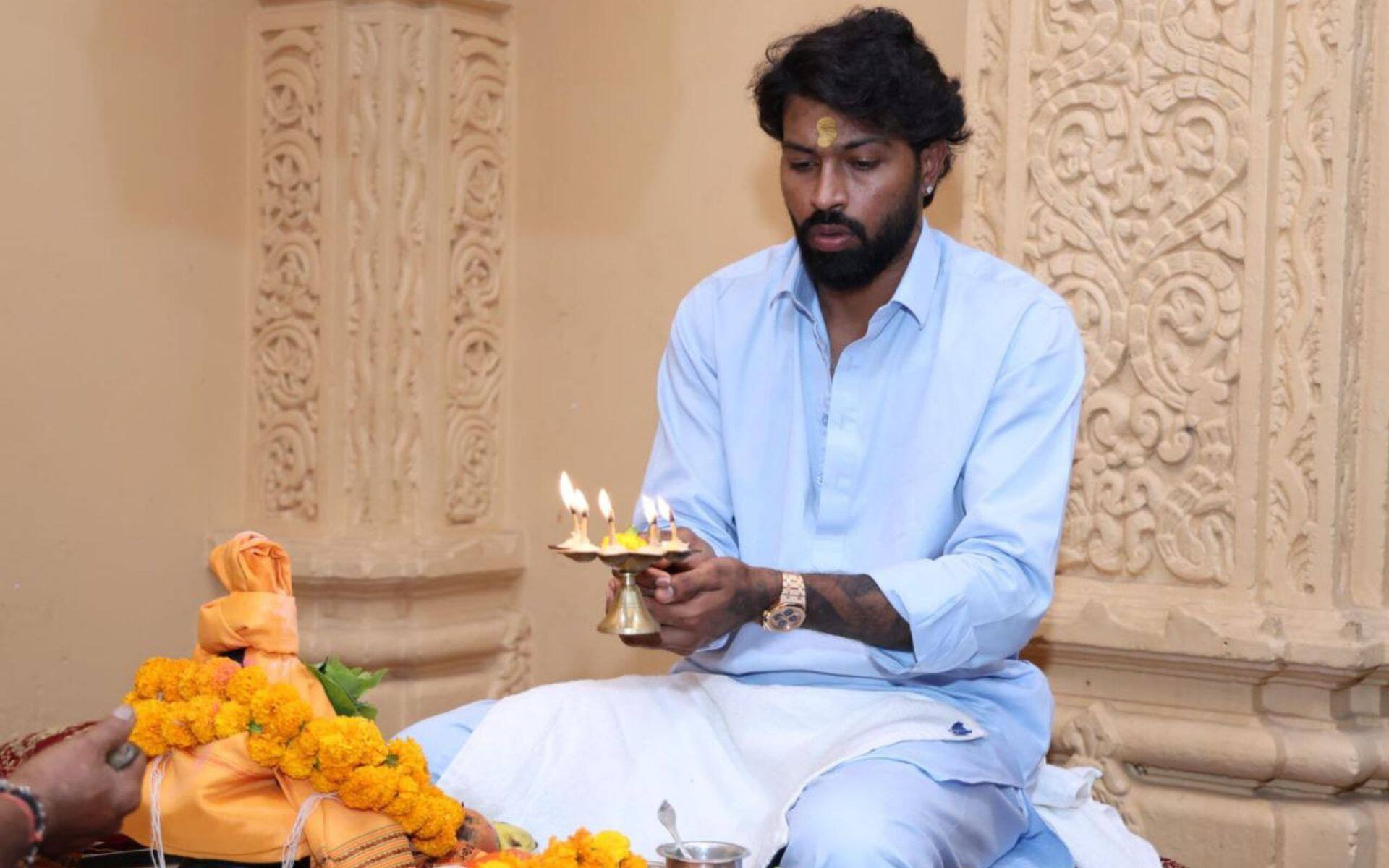 Hardik Pandya Offers Prayers At Somnath Temple ahead of clash vs DC [x.com]