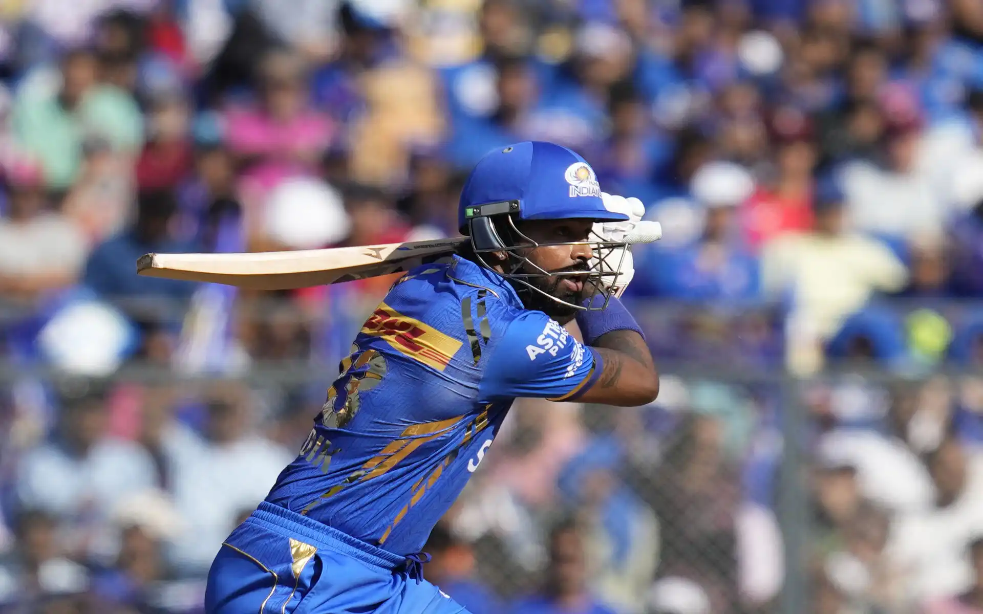 Hardik Pandya in action for MI (Source: AP Photo)