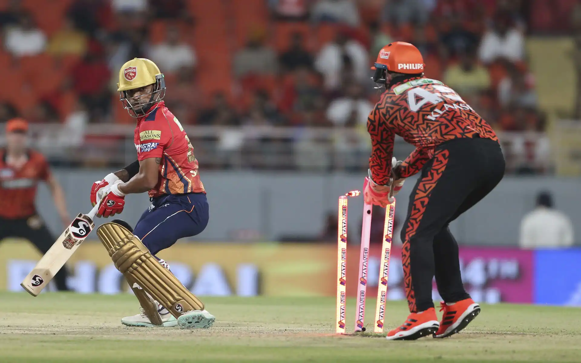 Shikhar Dhawan falls (Source: AP Photo)