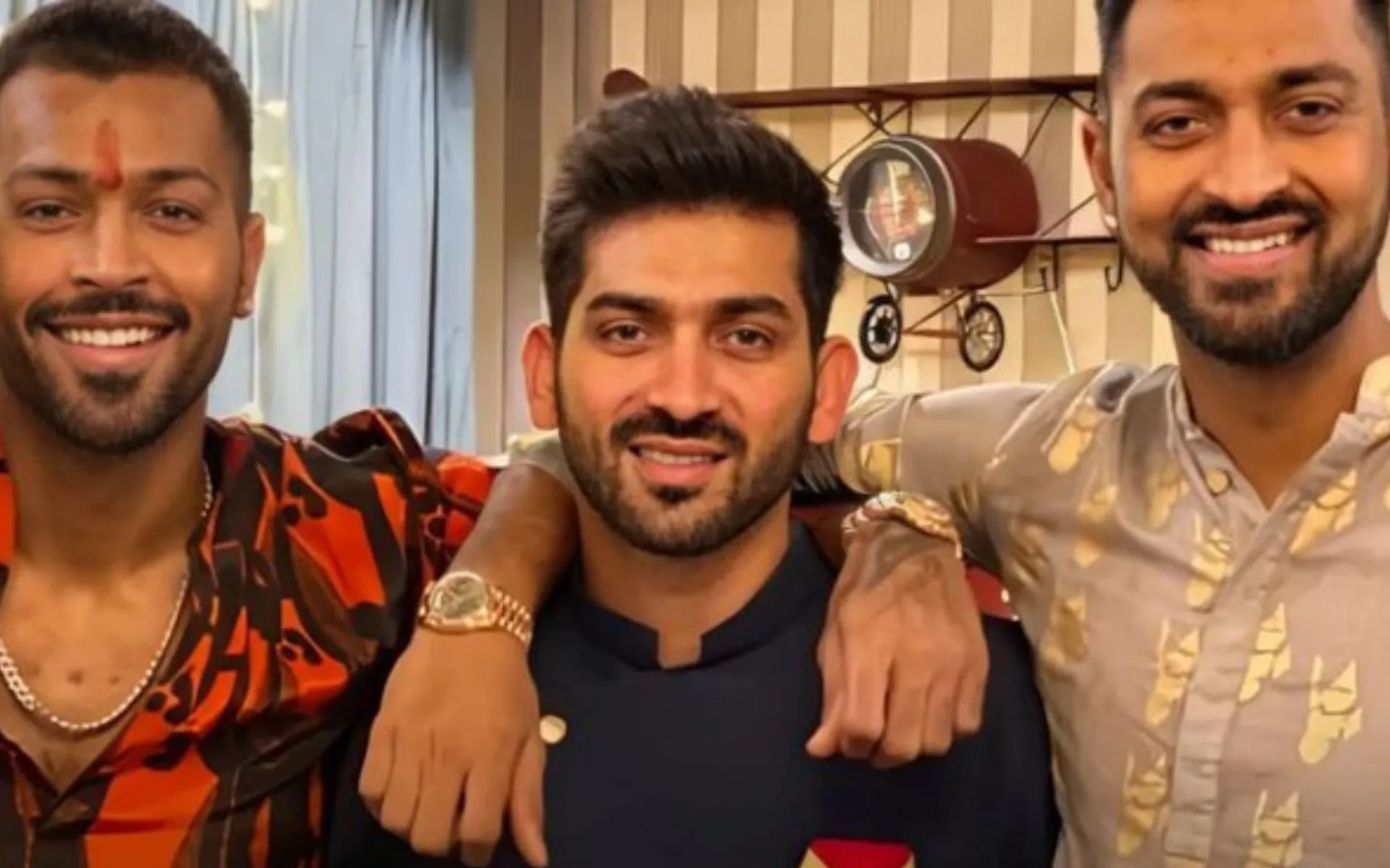 Hardik Pandya, along with his brother Krunal Pandya and stepbrother Vaibhav Pandya  (Twitter)