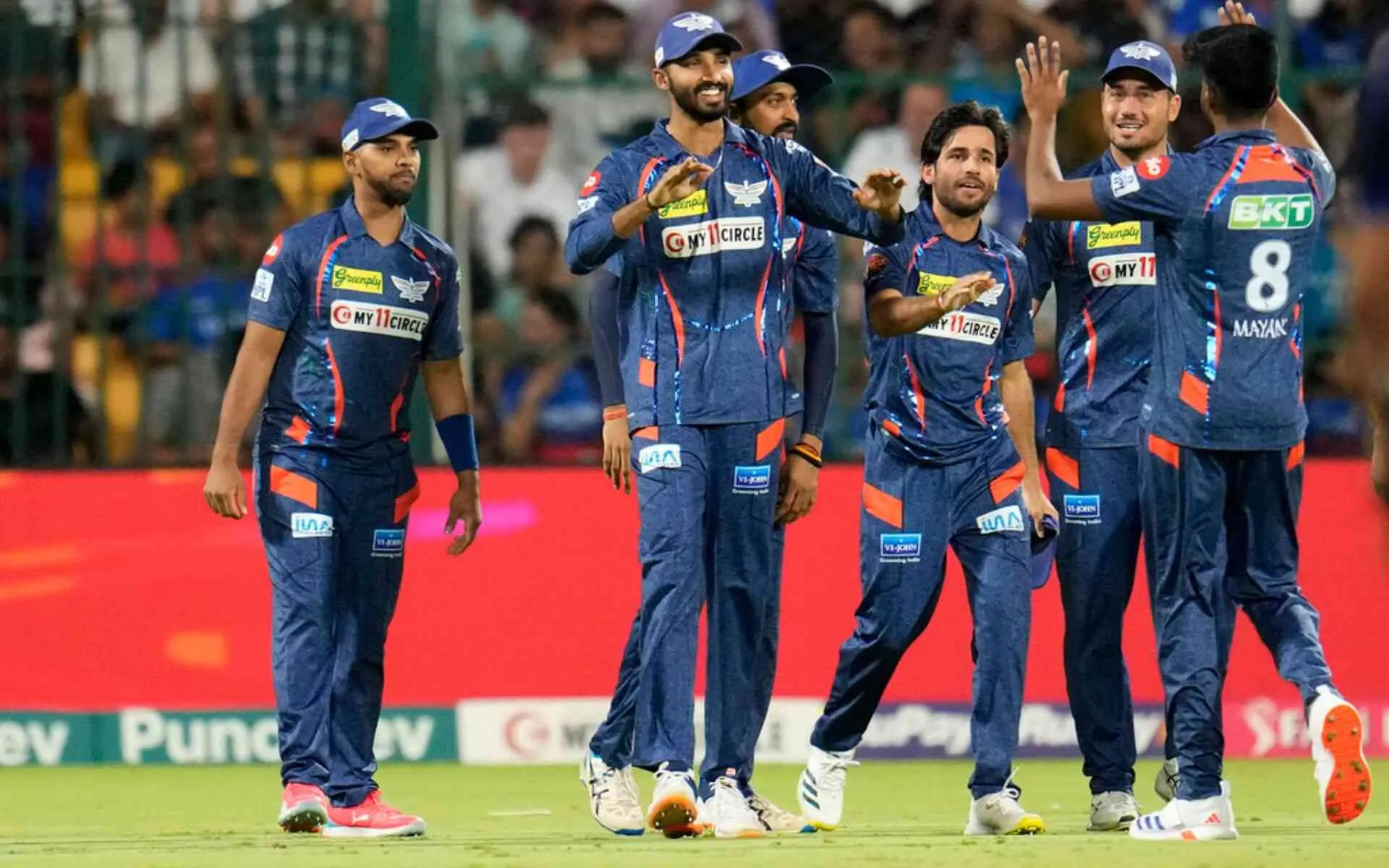 Devdutt Padikkal with his LSG teammates (X.com)
