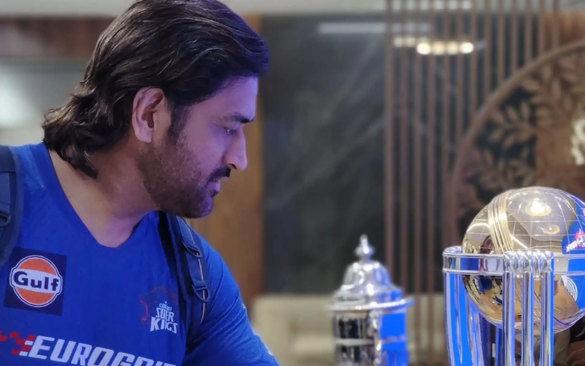 MS Dhoni staring at World Cup 2011 trophy (BCCI)