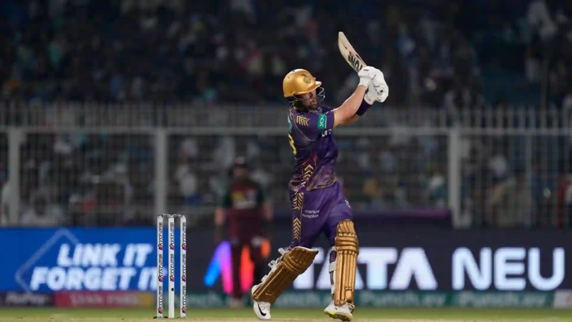 Salt hammered a belligerent fifty [AP]