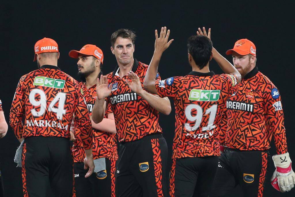 SRH thrashed RCB in their own backyard